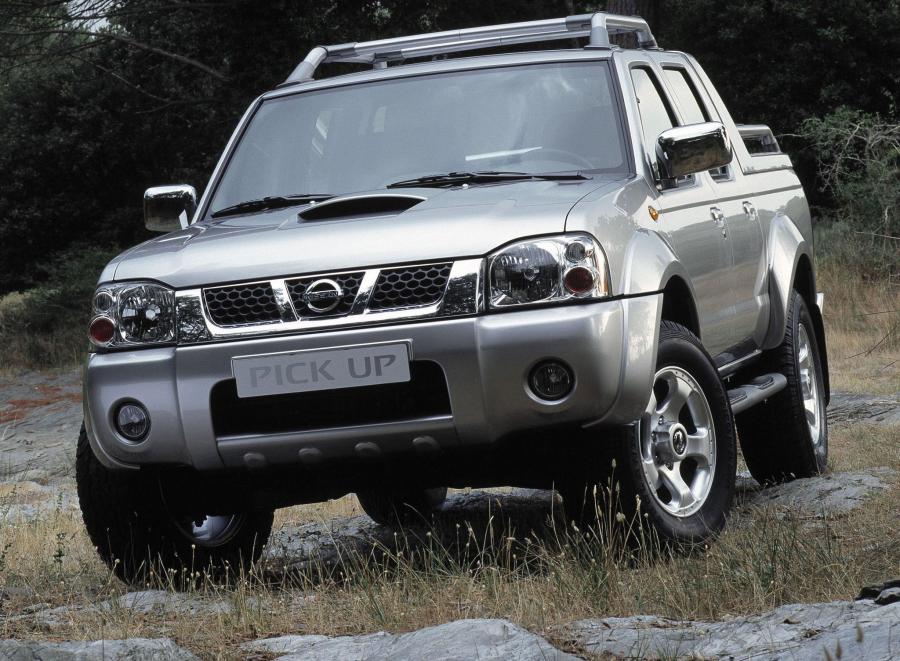  Nissan Navara Pickup Crew Cab 2001 года  (фото 8 из 11)